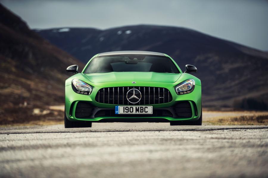  Mercedes-AMG GT R 2017 года  (UK) (фото 4 из 40)